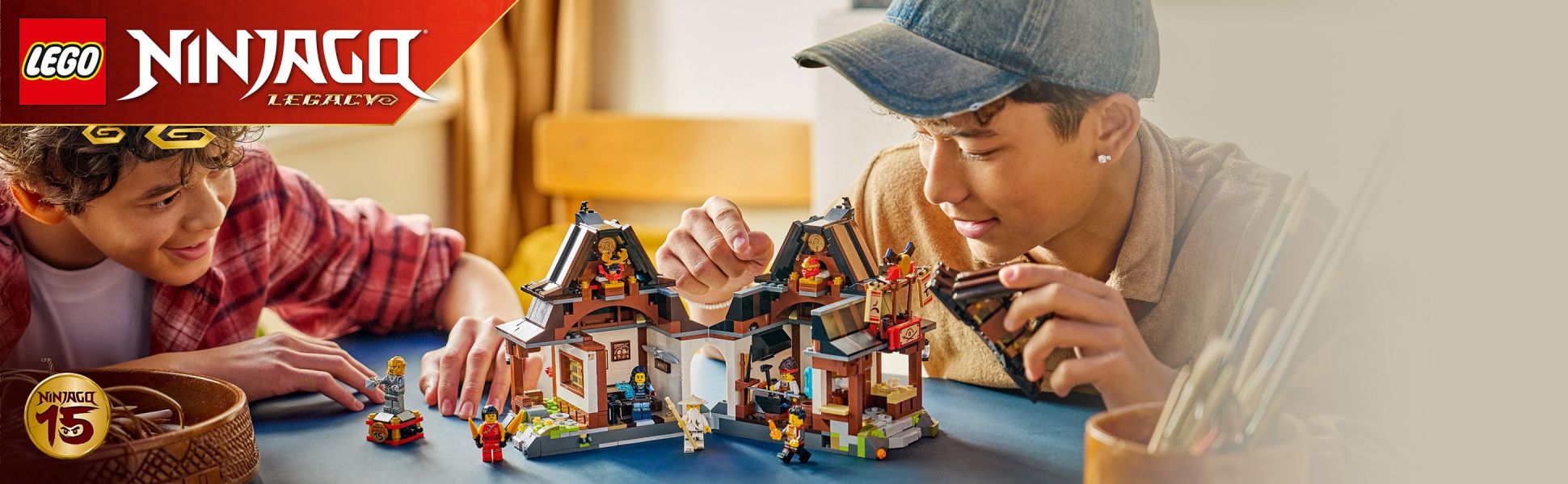 Celebrate the 15th anniversary of the LEGO NINJAGO TV show with this feature-packed blacksmith shop building toy.