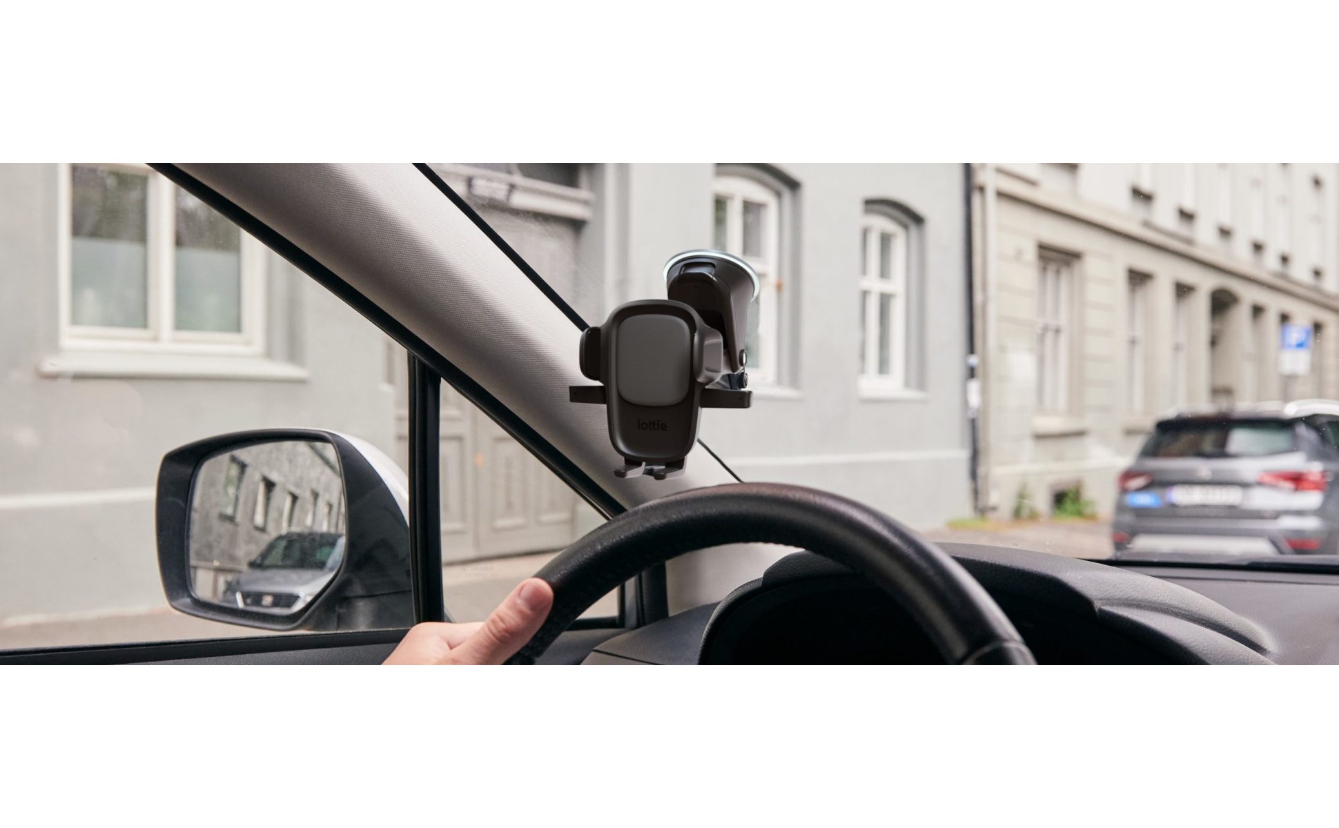 iOttie Easy One Touch 5 Dashboard & Windshield Universal Car Mount Phone  Holder Desk Stand with Suction Cup Base and Telescopic Arm for iPhone