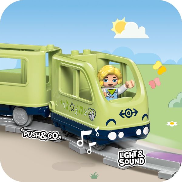 Push&Go train features sounds and lights.