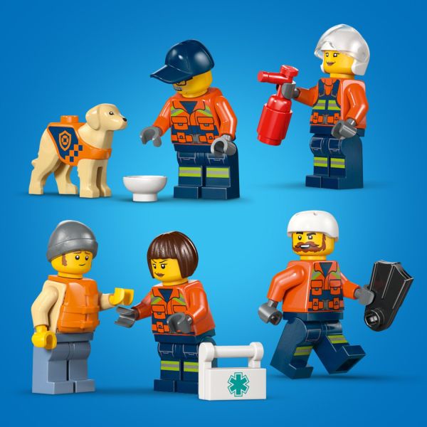 Comes with 5 minifigures and a dog figure.