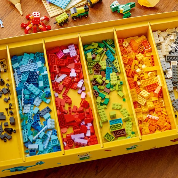 LEGO Classic Build Together 11020 - Juego de juguetes de construcción  creativa para niños, niñas y niños a partir de 5 años (1,601 piezas)