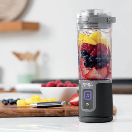  Ninja BC151WH Blast Portable Blender, Cordless, 18oz. Vessel,  Personal Blender-for Shakes & Smoothies, BPA Free, Leakproof-Lid & Sip  Spout, USB-C Rechargeable, Dishwasher Safe Parts, White : Everything Else