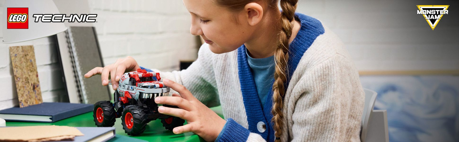 Inspire fast-action play with an exciting pull-back truck for kids who love Monster Jam toys.