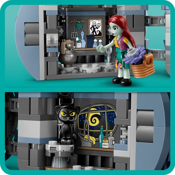 With 2 secret rooms and accessories for creative storytelling.