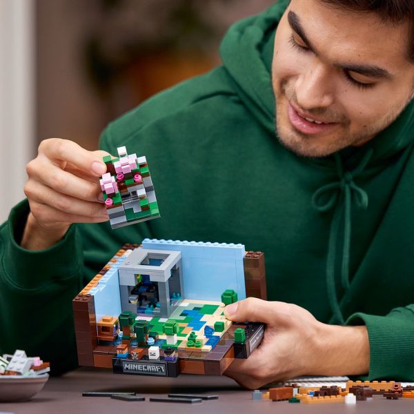 Detach the mini builds for a variety of display options.