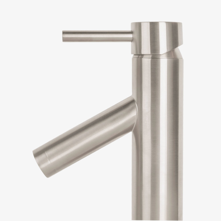 Easy-to-Clean Nozzle Resists Mineral Buildup