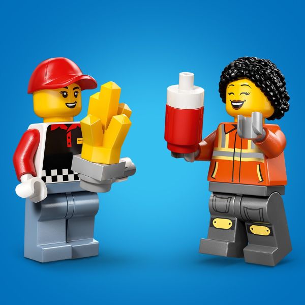 Includes vendor and customer minifigures.