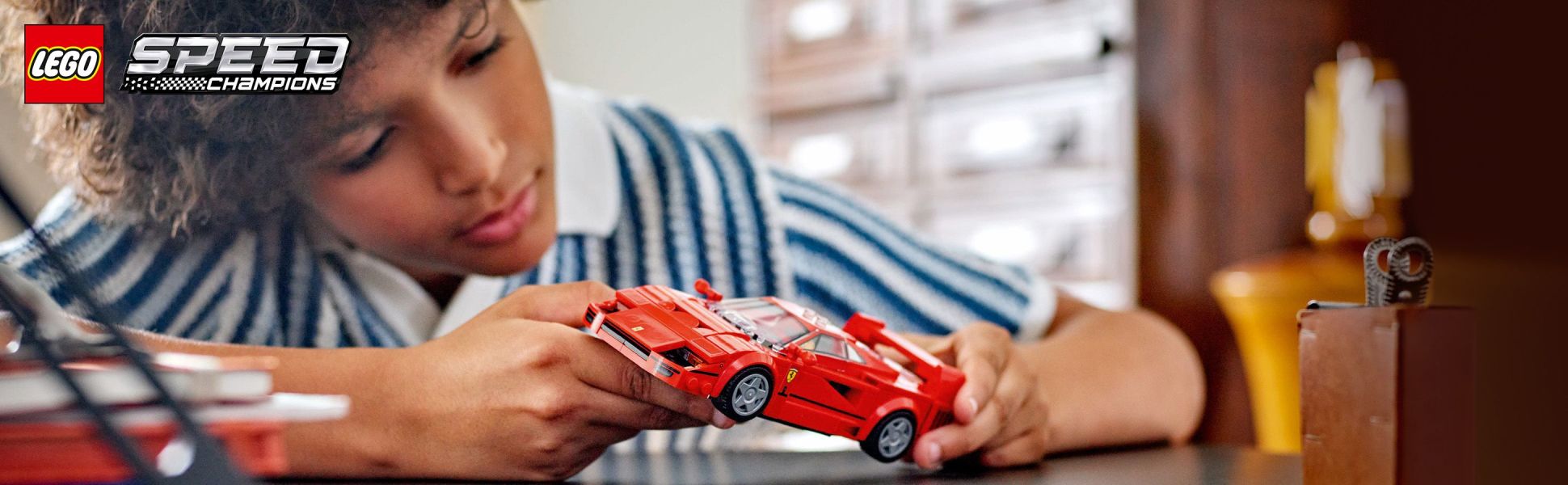 Build, display and play out action with the ultimate supercar of the 1980s – the Ferrari F40.