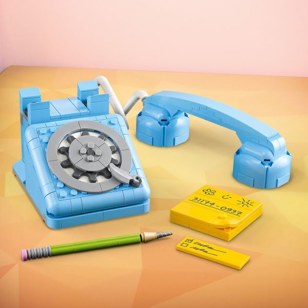 Includes a liftable receiver and rotary dial.