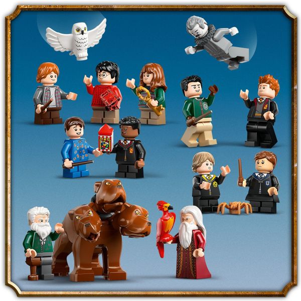 Includes 12 minifigures plus Fluffy, Hedwig and Fawkes .