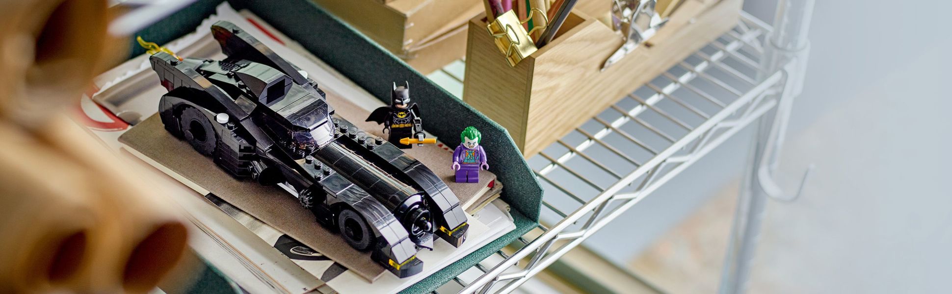 LEGO - Batman - Batmobile carro de brinquedo com minifiguras do Batman e  Joker 76224, LEGO DC SUPER HEROES