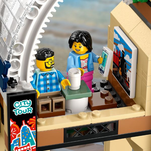 Grab a snack and relax beneath the transparent roof canopy on the upper floor.