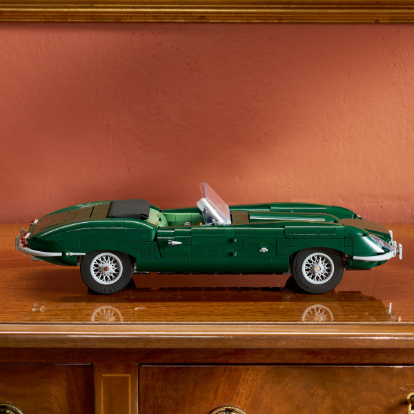 Capture the sleek silhouette with a classic green finish.