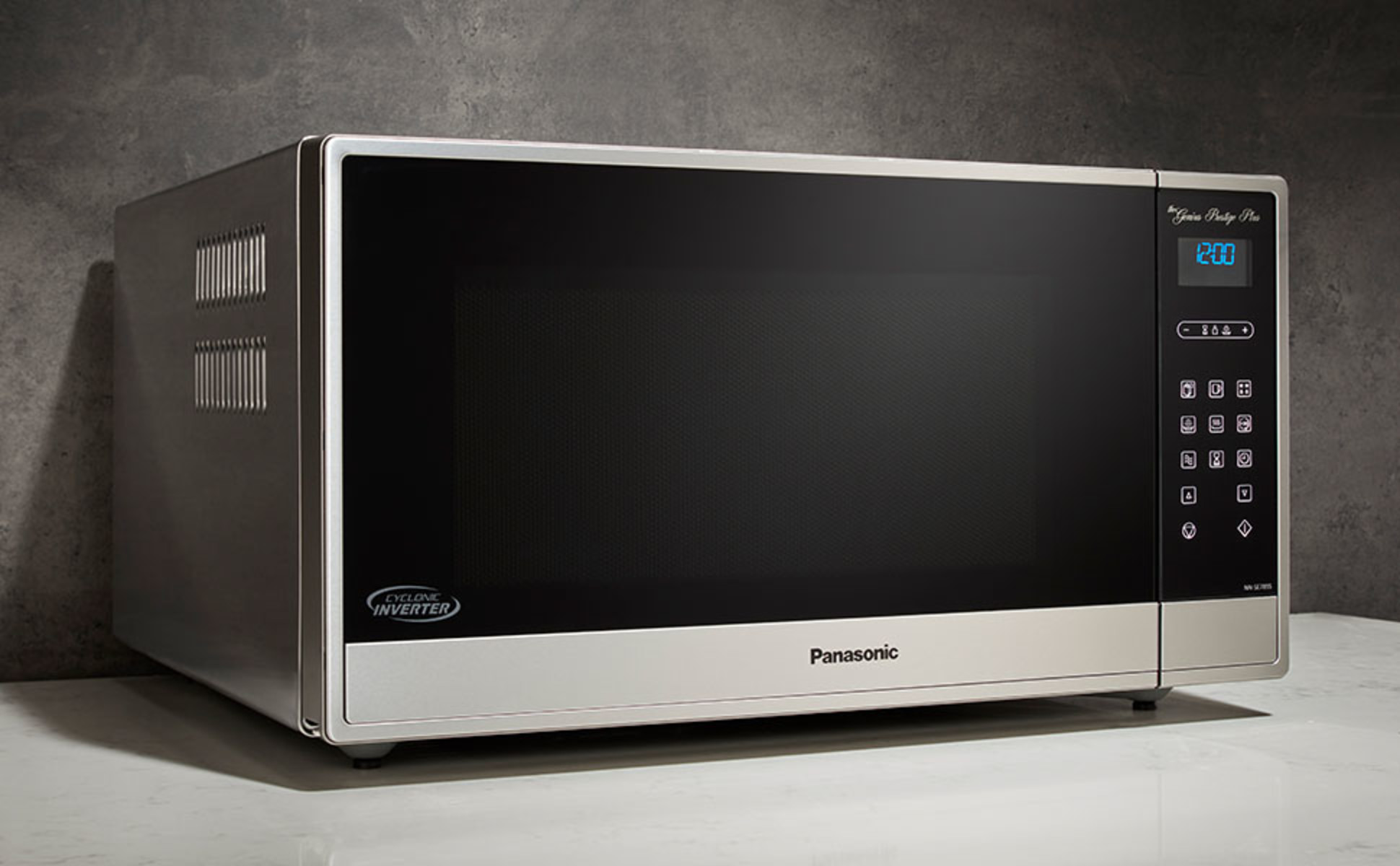 Panasonic 1.6 Cu. ft. Stainless Steel Cyclonic Wave
