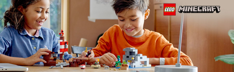 LEGO Minecraft : Jouet L'aventure du bateau pirate (21152) Toys