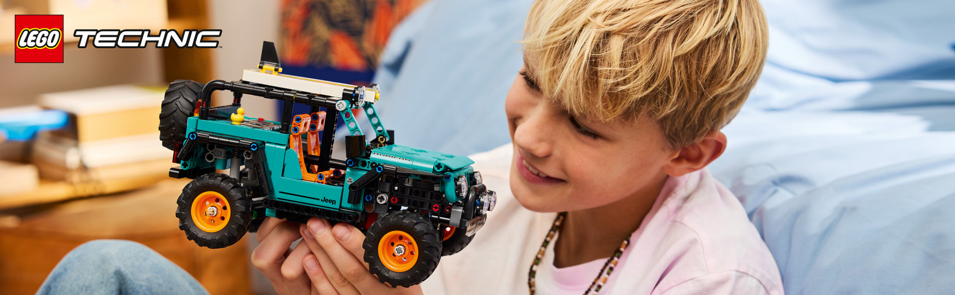 Get ready for adventure with this realistic Jeep Wrangler Rubicon SUV model, packed with fun features for young car fans.
