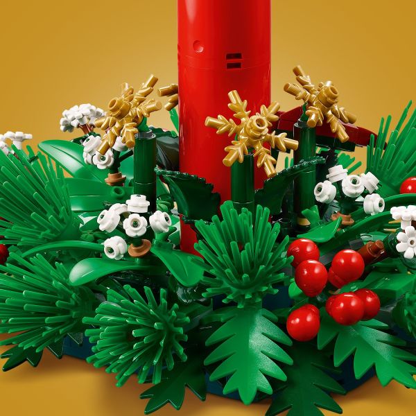Discover the golden stars and green foliage.