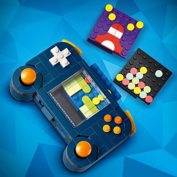 Console comes with game cartridges to insert.