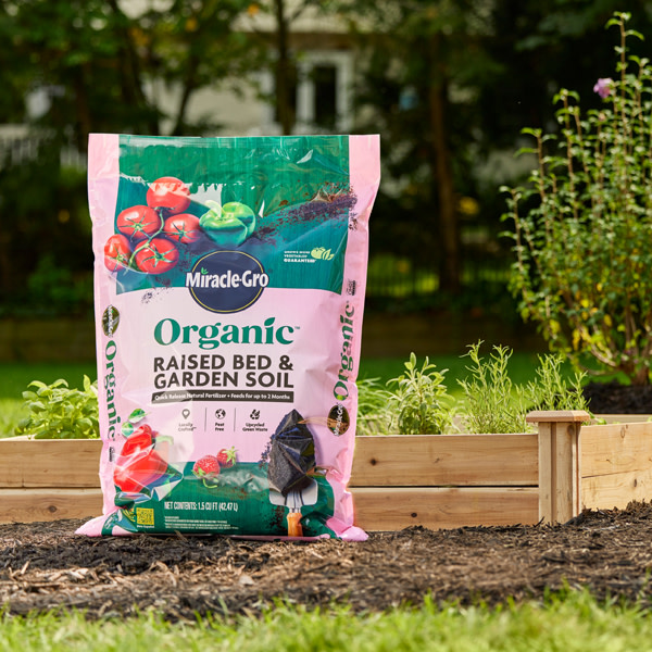 Miracle-Gro Organic Raised Bed and Garden Soil 1.5 cu. ft. with
