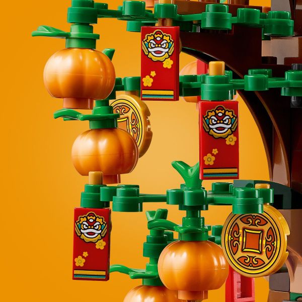 Carefully detailed with a dragon head and cherry blossoms.