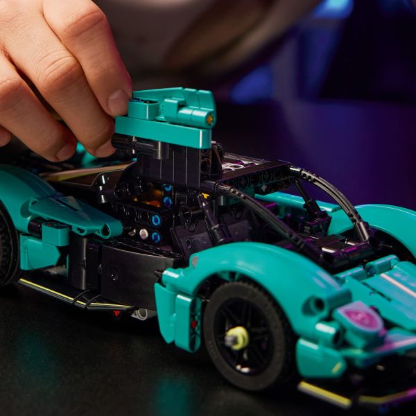 LEGO Technic Aston Martin Valkyrie Toy Car 42208 6526823 - Best Buy