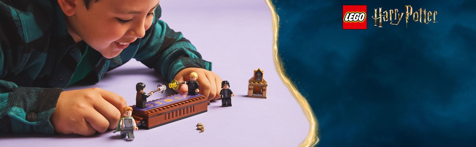 Recreate a classic Dueling Club scene from Harry Potter and the Chamber of Secrets with this magical treat toy for kids.