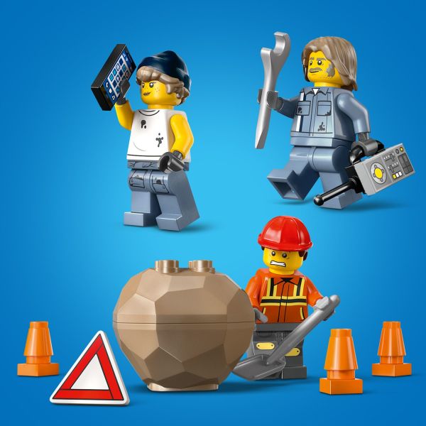 With 3 minifigures for imaginative play and storytelling.