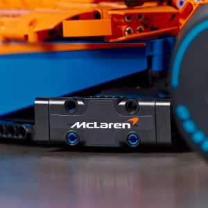 LEGO Technic McLaren Formula 1 F1 Team Race Car Set 42141 - US