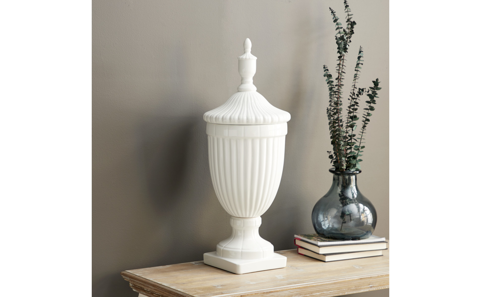 Decorative Urns with Lids: A Comprehensive Guide