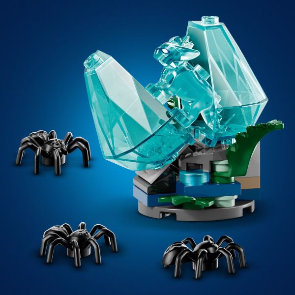 Features 3 spiders, plus a diamond egg toy.