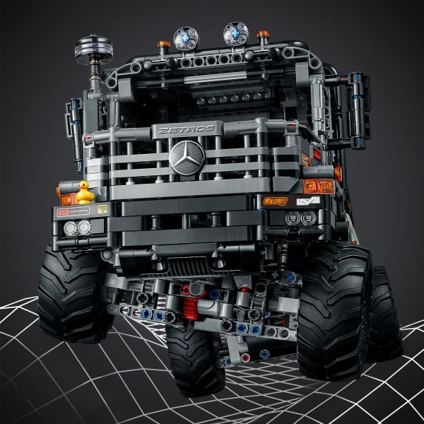 LEGO Technic 4x4 Mercedes-Benz Zetros Trial Truck 42129 Building