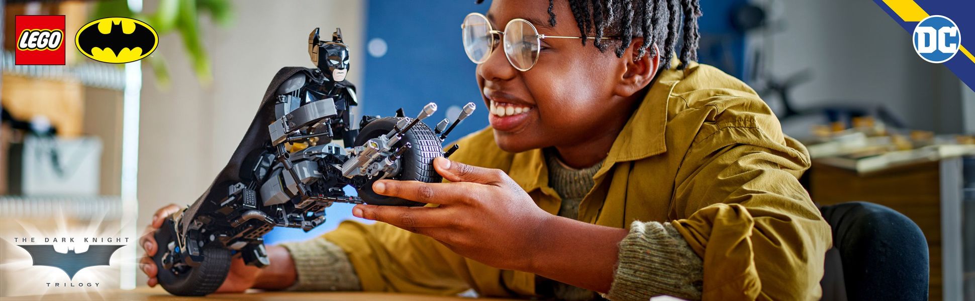 This fully jointed, highly detailed, The Dark Knight toy is cool, collectible and designed for dynamic play and display.