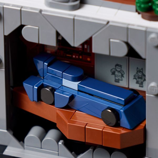 The Batmobile and Batwing can be detached from the model.