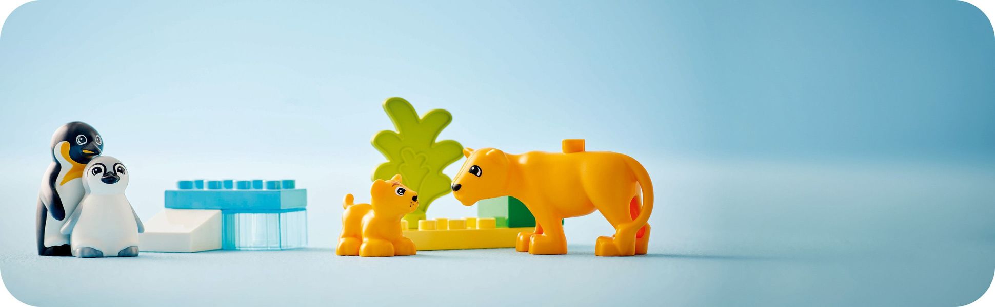 With 4 LEGO DUPLO animal figures