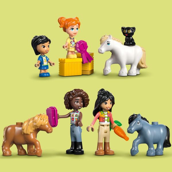 Includes 2 minidolls, 2 microdolls, 3 ponies and a cat.