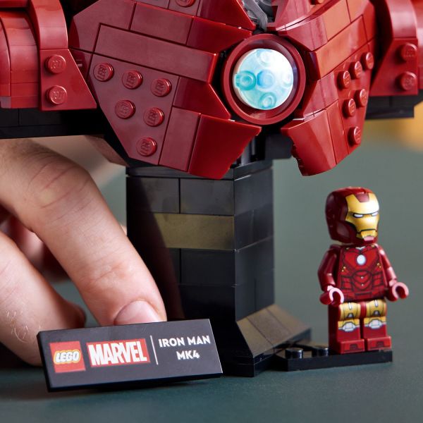 Includes a nameplate and a removable Iron Man minifigure.