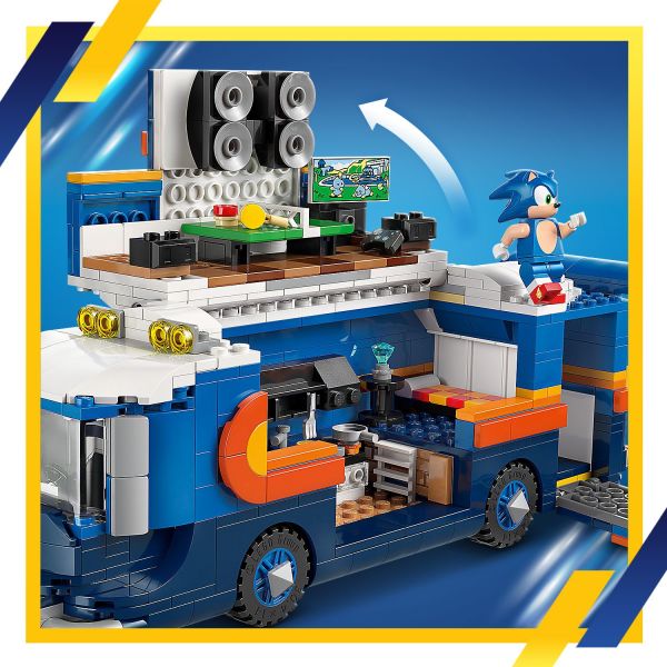 Open the truck’s side or remove the cabin for more play space.