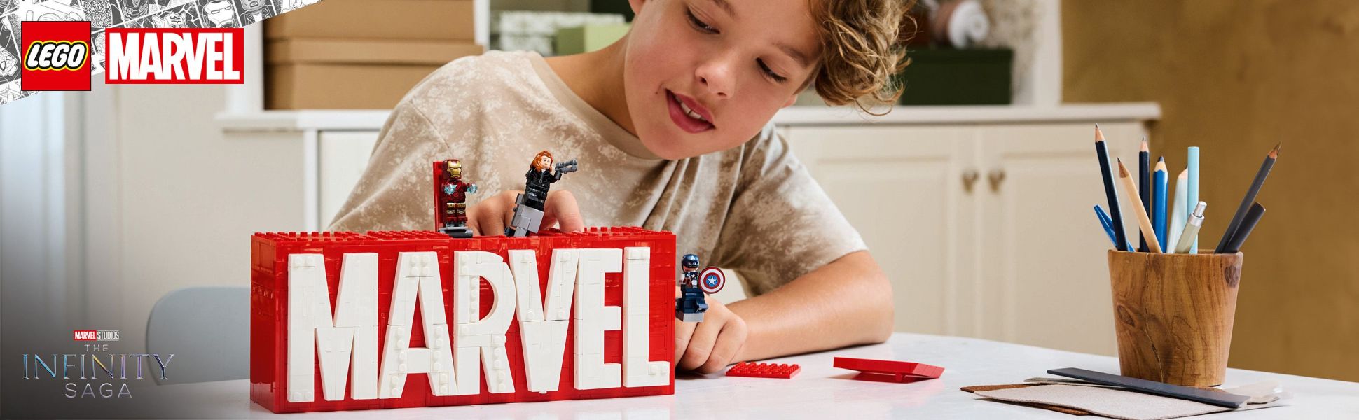 This buildable Marvel-themed display set incorporates 5 minifigures: Captain America, Iron Man, Thor, Black Widow and Hulk.