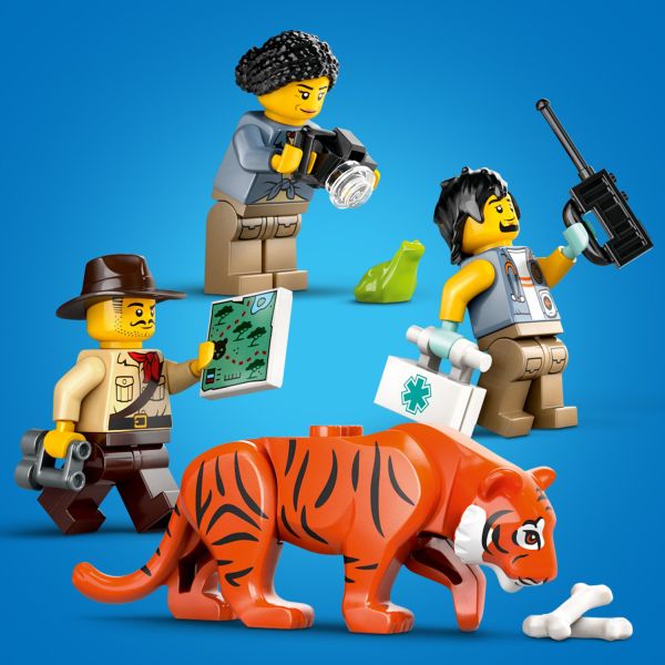 Comes with 3 adventurer minifigures and a tiger figure.