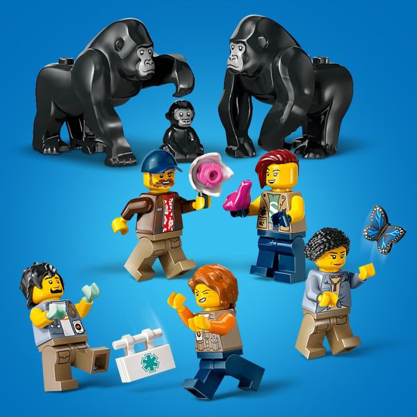 Includes 5 adventurer minifigures and 3 gorilla toy figures.