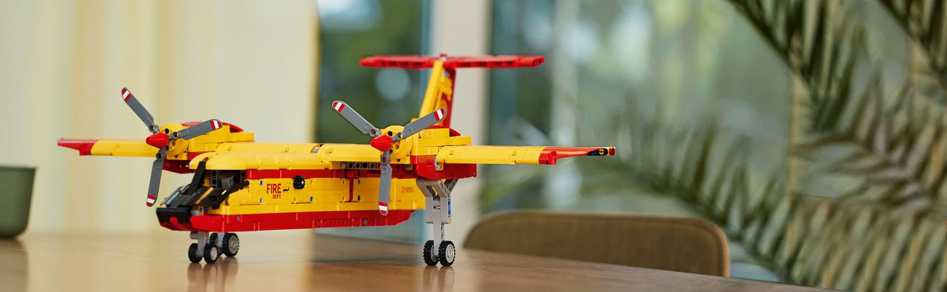 LEGO 42152 Technic Aereo Antincendio, Aeroplano Giocattolo da Costruire per  Bambini e Bambine da 10 Anni, Mezzo di Soccorso dei Vigili del Fuoco, Idea  Regalo Educativa : : Giochi e giocattoli