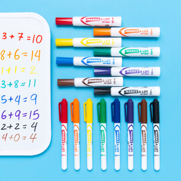 Desk-Style Dry Erase Markers