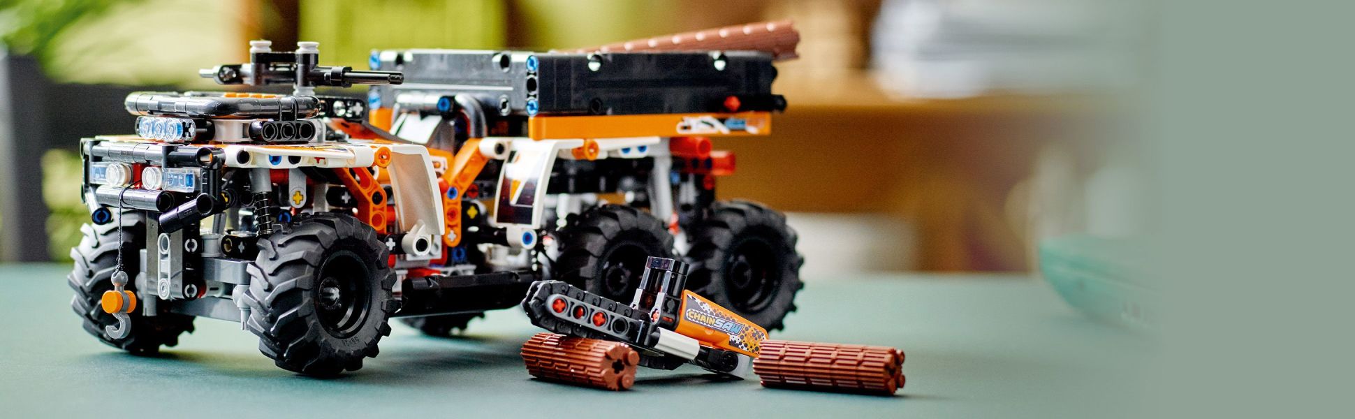 LEGO Technic 42139 Fuoristrada, Camion Giocattolo a 6 Ruote, Mattoncini da  Costruzione, Giochi per Bambini di 10+ Anni - LEGO - Technic - Mezzi  pesanti - Giocattoli
