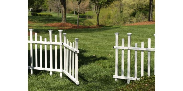 Zippity Outdoor Products 2.5 ft. x 4.7 ft. Madison No-Dig Vinyl