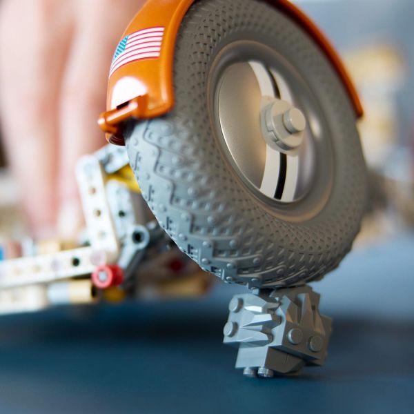 Includes a model interpretation of the famous rock sample.