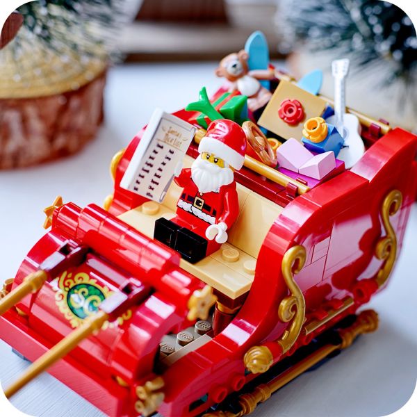 The sleigh is driven by a Santa Claus minifigure.
