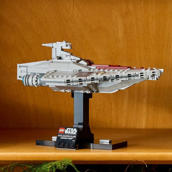 Show your creation on the buildable stand.