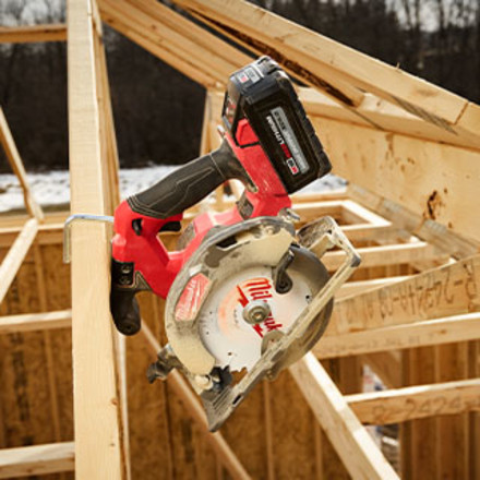 Milwaukee M18 FUEL 18V Lithium Ion Brushless Cordless 6 1 2 in. Circular Saw Tool Only 2833 20 The Home Depot