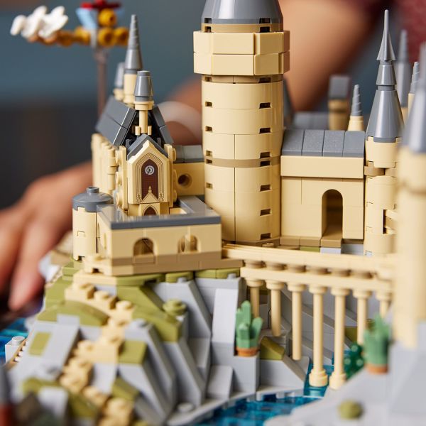 We Build The LEGO Hogwarts Castle and Grounds, A Showcase of