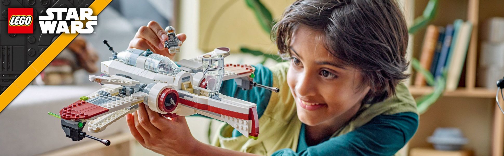 This starfighter building toy lets kids relive Star Wars: Revenge of the Sith scenes and create their own adventures.